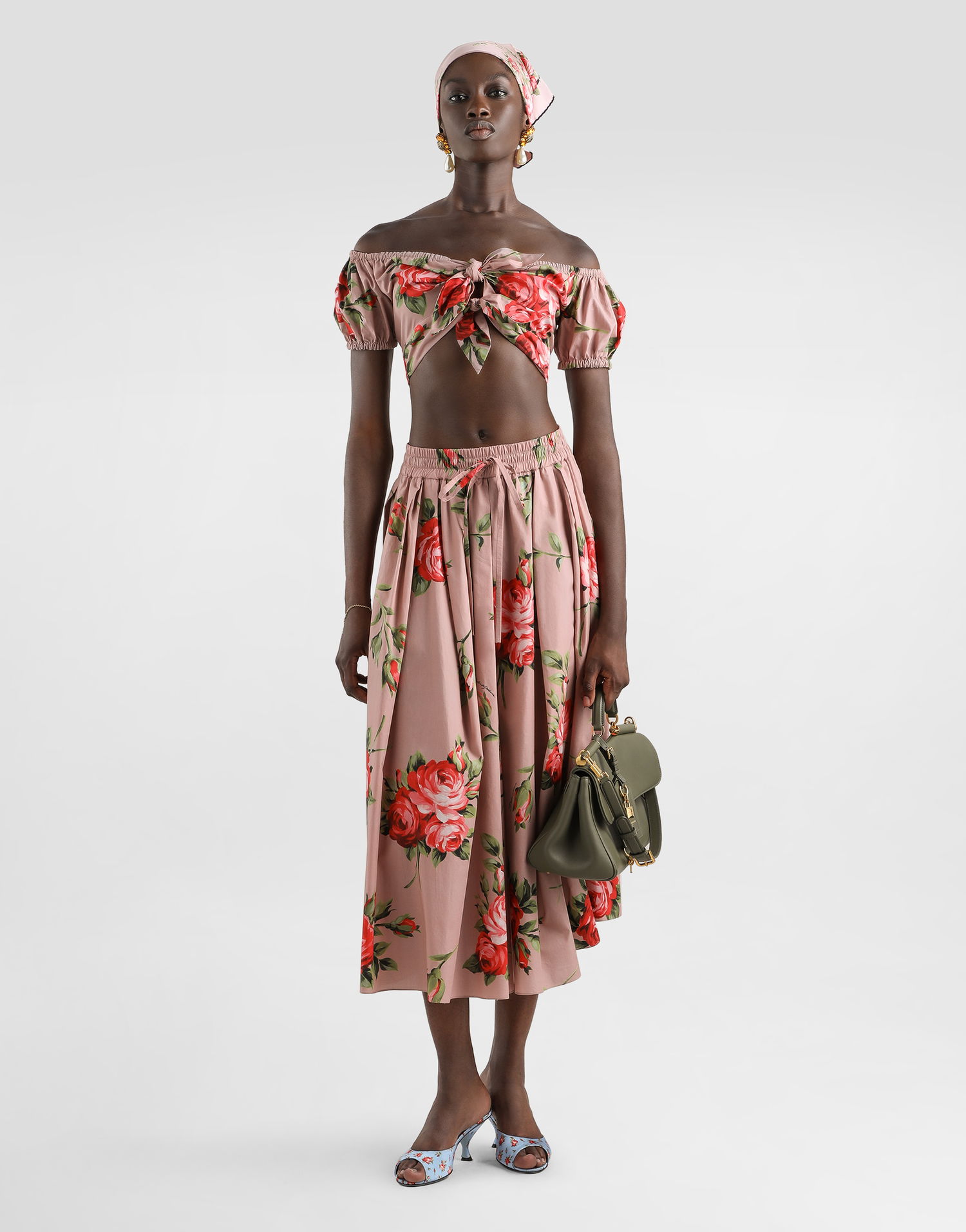 Съкратен топ Dolce & Gabbana Rose Bouquet-print Cotton Off-the-Shoulder Cropped Top with Front Ties Многоцветен | F7AV0THS5UTHF5ZN, 1