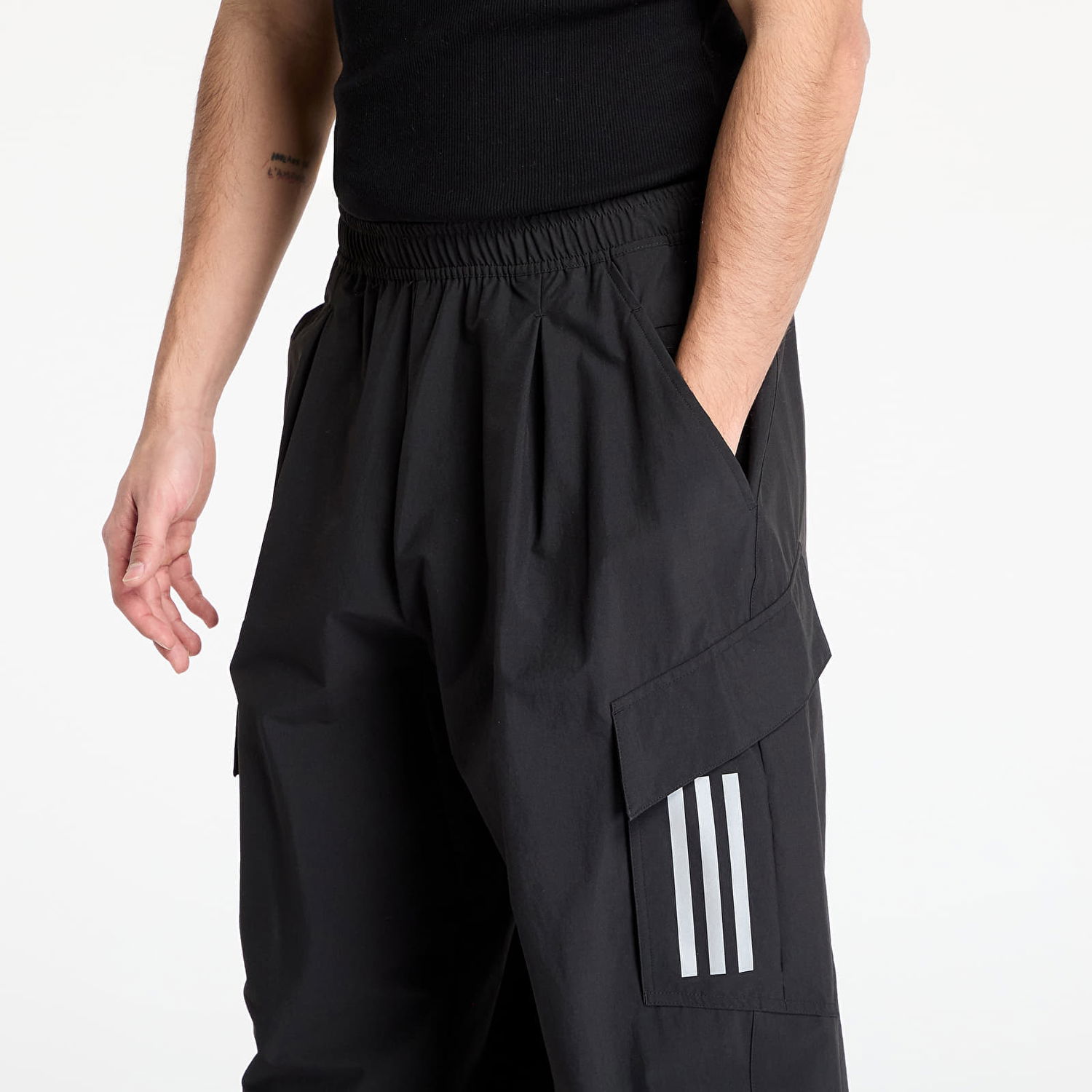Карго панталони adidas Performance Mercedes - AMG Petronas Formula One Team Mechanics Cargo Pants Черно | JX8278, 1