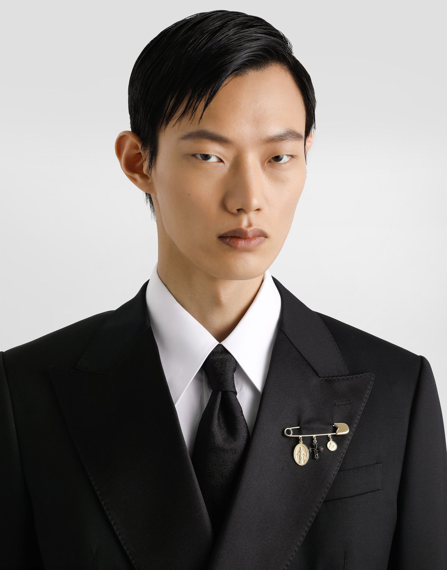 Значка Dolce & Gabbana Dolce & Gabbana Safety Pin Brooch with Cross and Medallion Charms Жълто | WPR5S1W1111ZOO00, 1