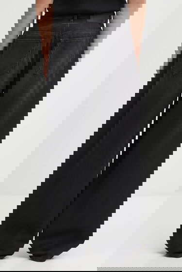 Дънки Maison Margiela MM6 Maison Margiela Wide-Leg Distressed Paint Splatter Jeans with Front Seam Detail Черно | SH0LA0011.M30011.966, 2