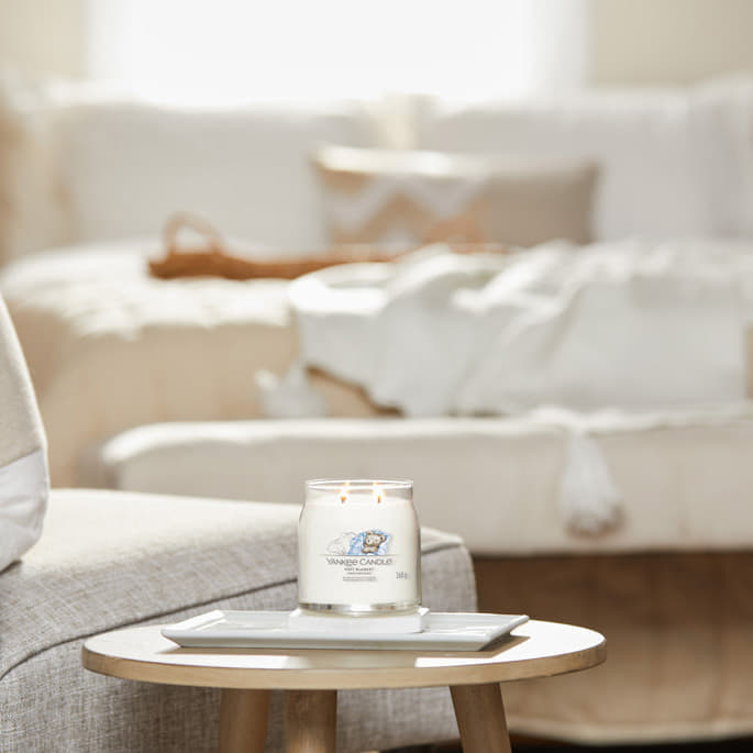 Свещи Yankee Candle Signature Medium Jar Candle Soft Blanket Бяло | 40795, 1