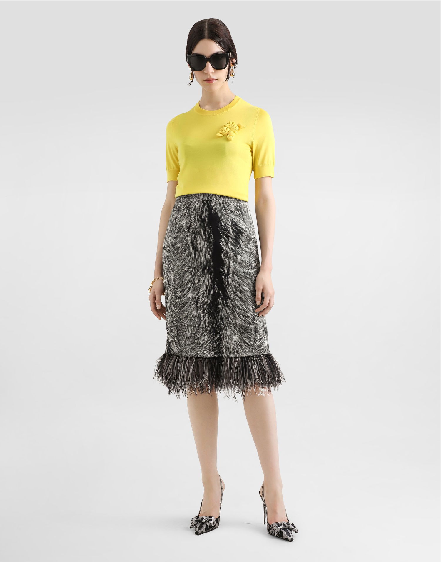 Пуловер Dolce & Gabbana Dolce & Gabbana Silk Short-Sleeved Sweater with 3D Flower Embellishment Жълто | FXX03ZJBSKYA0177, 1