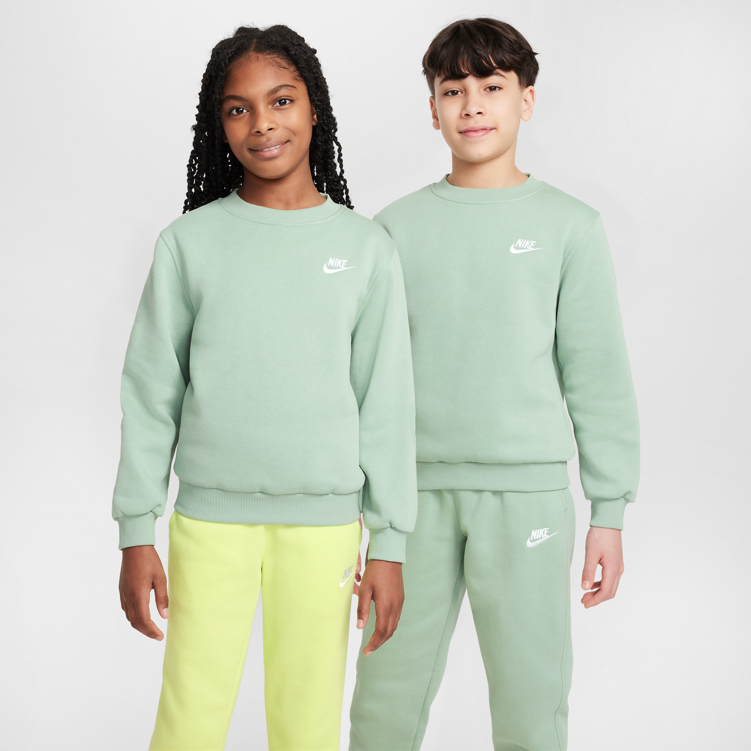 Суитчър Nike Nike Sportswear Club Fleece Crewneck Sweatshirt Зелено | FD3006-037, 0