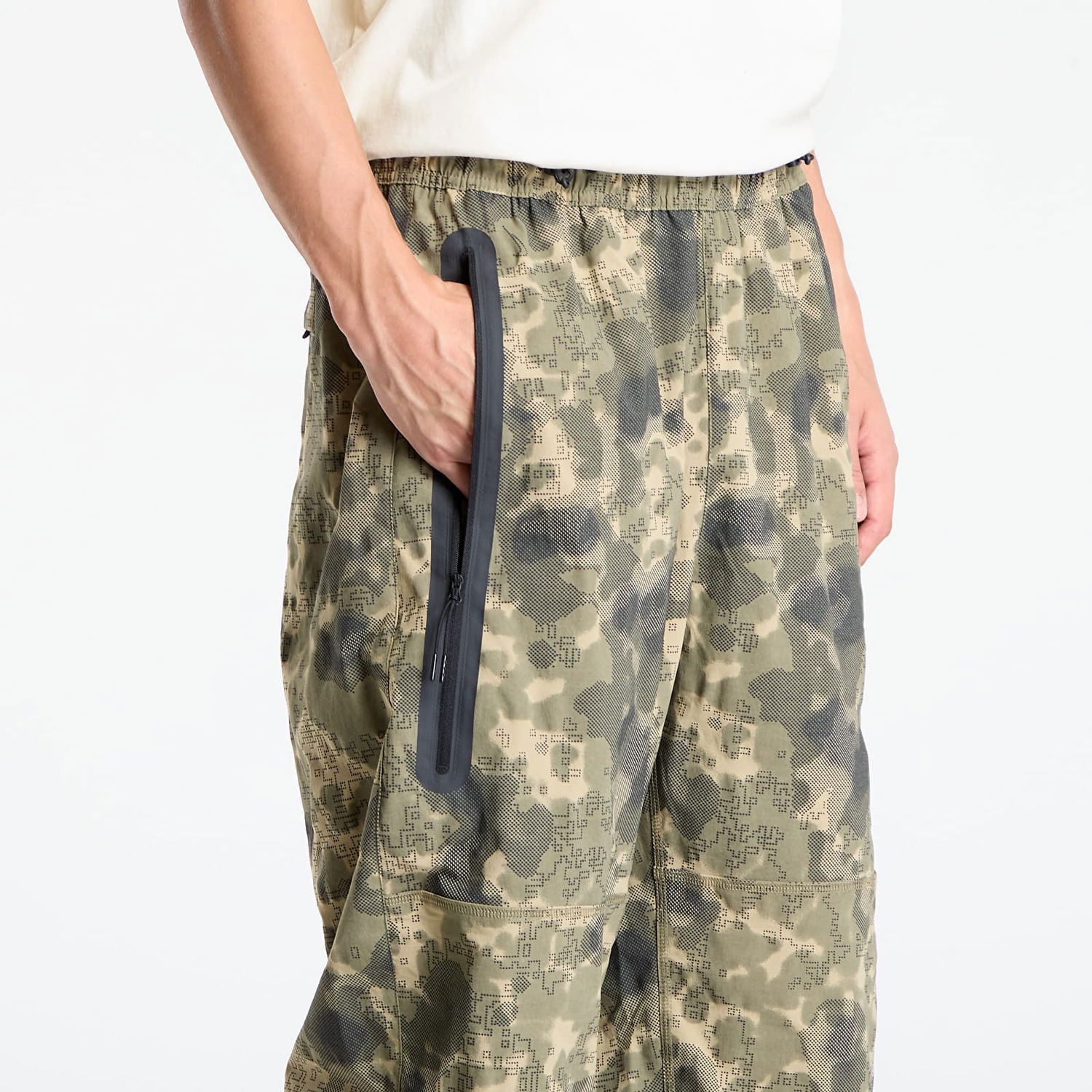 Панталони Nike Tech Dri-FIT Woven Camo Loose-Fit Pants Зелено | HV0972-210, 1
