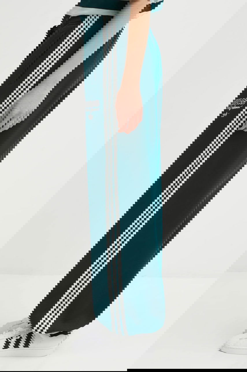 Спортни панталони adidas Originals Originals Gfx Sweatpants Зелено | KF2314, 0