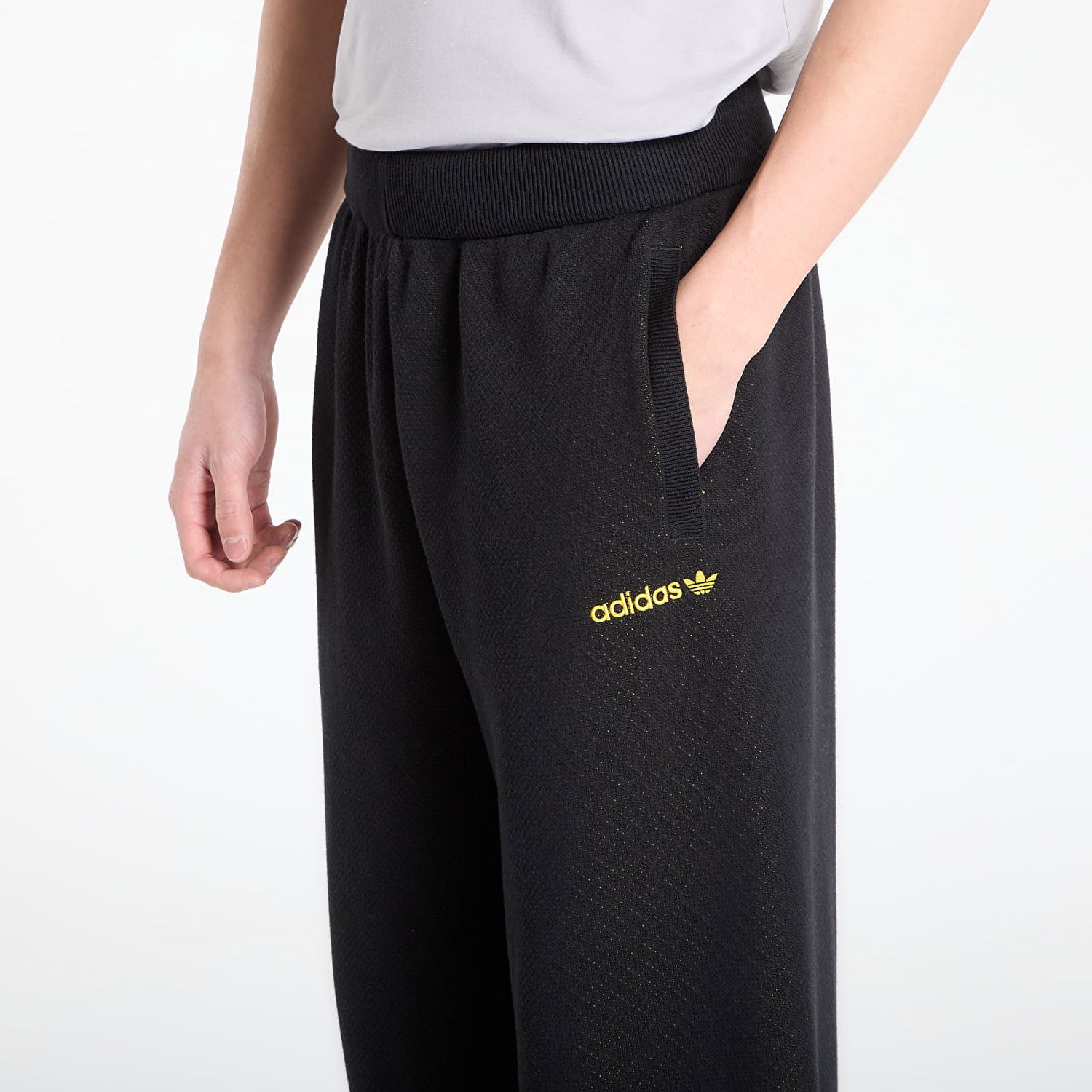 Панталони adidas Originals Santiago Wide Leg Knit Graphic Pants Черно | KC9091, 1