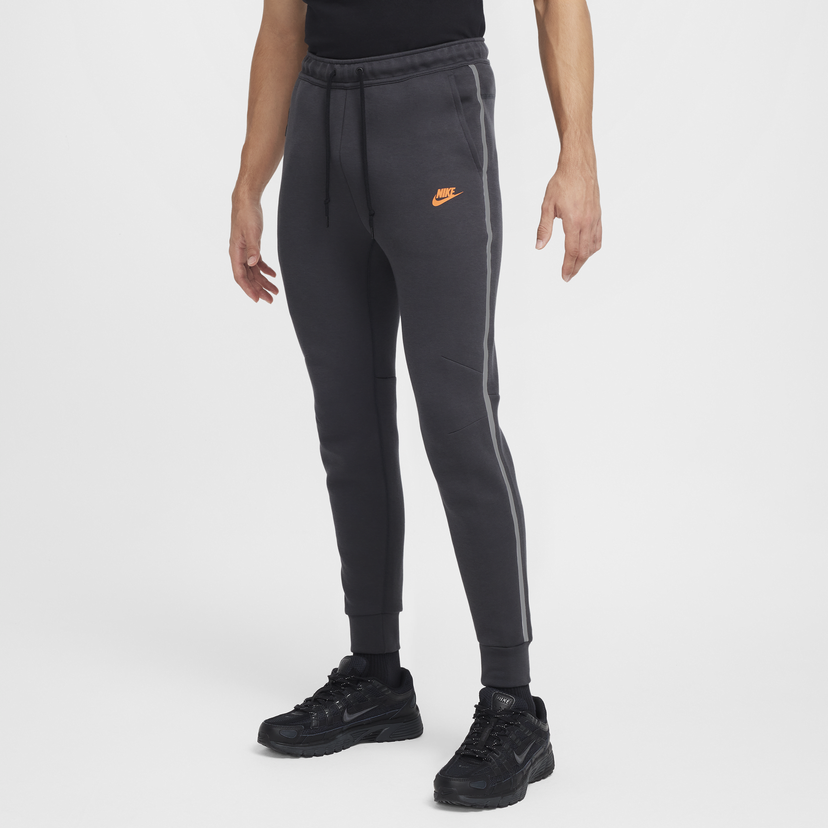 Спортни панталони Nike Tech Fleece Sweatpants Сиво | HQ3747-060