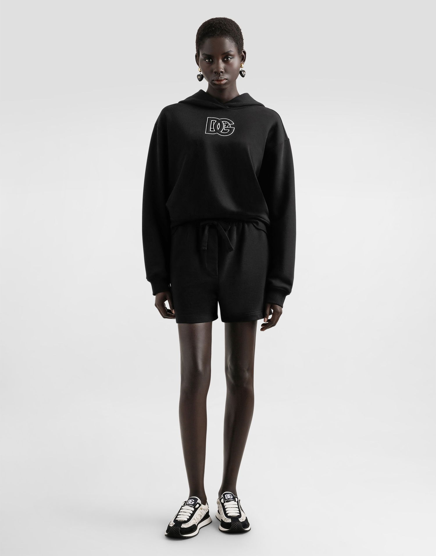 Суитчър Dolce & Gabbana Dolce & Gabbana Cropped Cotton Hoodie With DG Logo Embroidery Черно | F9S47ZGDC9YN0000, 1