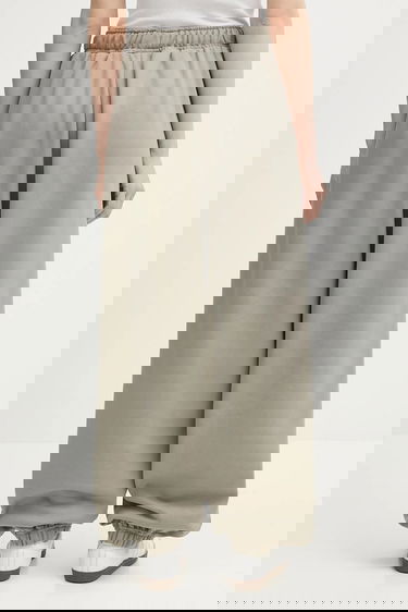Спортни панталони adidas Originals adidas Originals Ess Lin Pant Зелено | JX3141, 2