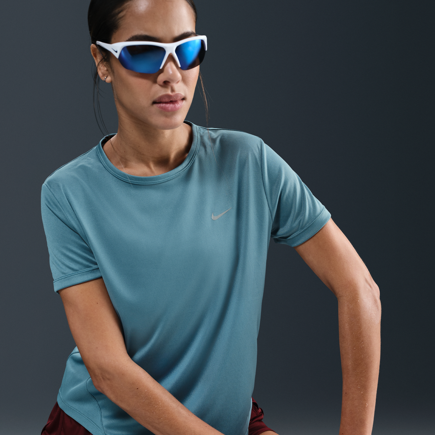 Слънчеви очила Nike Dri-FIT Tempo Short Sleeve Running T-Shirt Тюркоазено | HQ0648-006, 1