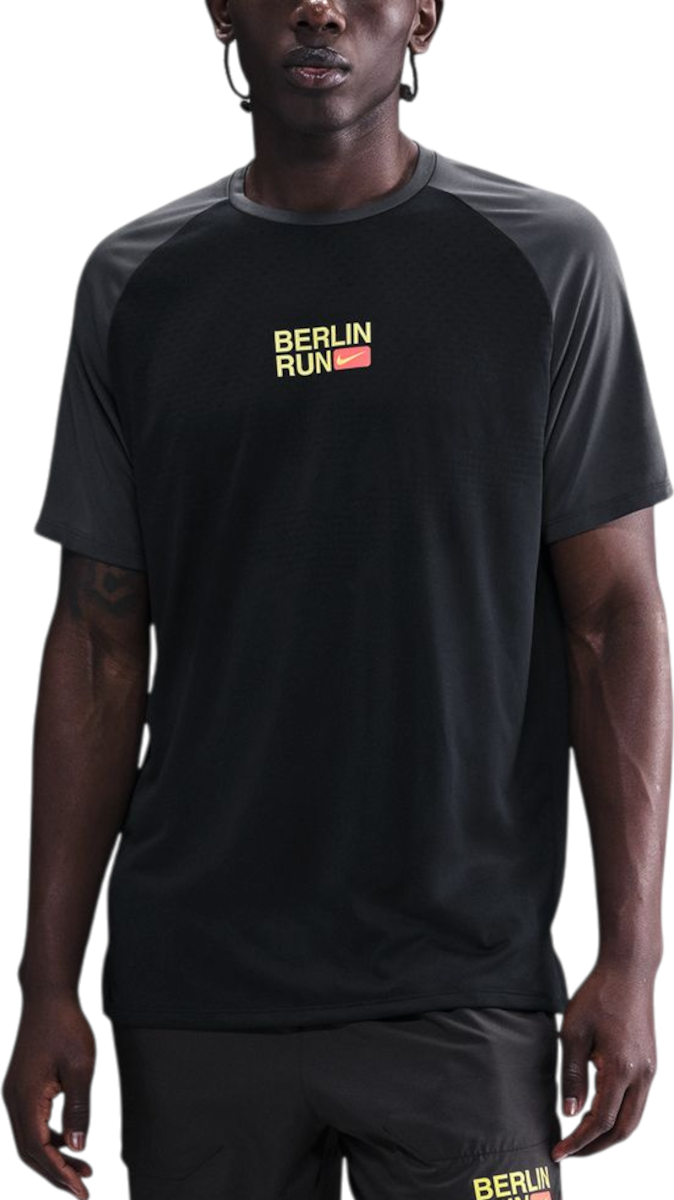 Тениска Nike Nike Stride Berlin Marathon T-Shirt Черно | ih4069-010, 0