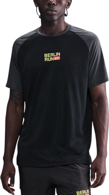 Тениска Nike Nike Stride Berlin Marathon T-Shirt Черно | ih4069-010, 0