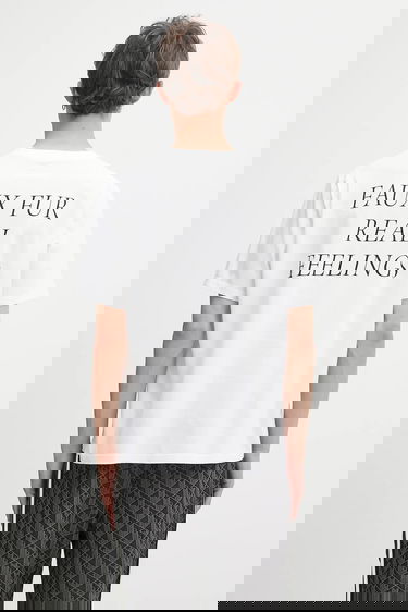 Тениска Maison Margiela MM6 Maison Margiela Faux Fur Real Feelings Graphic T-Shirt Бяло | SH2GC0031.M20048.100, 0