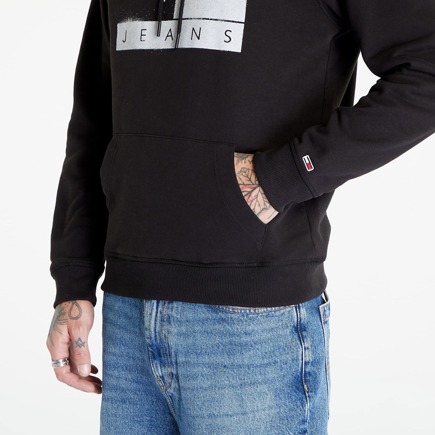 Суитчър Tommy Hilfiger Tommy Jeans Regular Flag Spray Hoodie Black Черно | DM0DM17911 BDS, 1