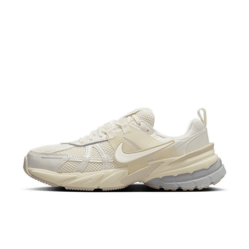 Кецове и обувки Nike V2K Run Бежово | HQ1512-110