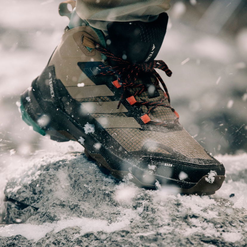 Кецове и обувки adidas Performance Terrex Skychaser AX5 Mid GORE-TEX CLIMAWARM+ Hiking Boots Кафяво | JH7805