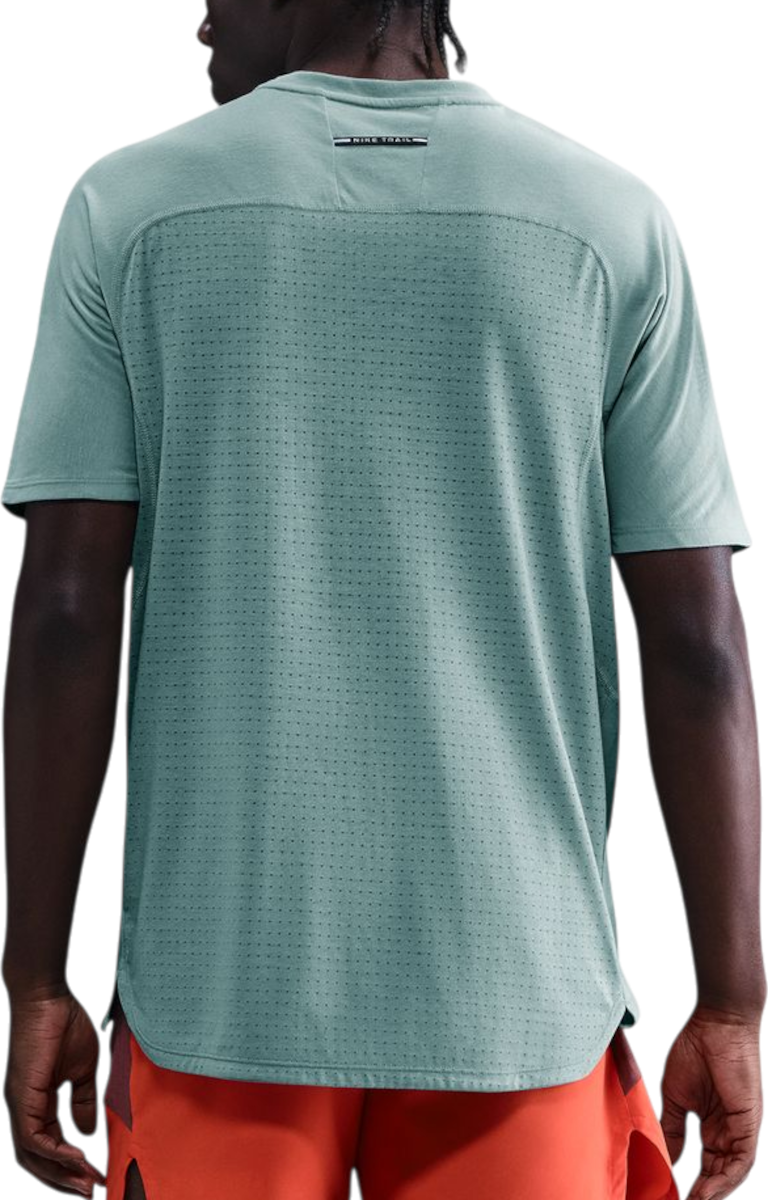 Тениска Nike Short Sleeve T-Shirt with Perforated Panels Solar Chase Зелено | hj3580-017, 1