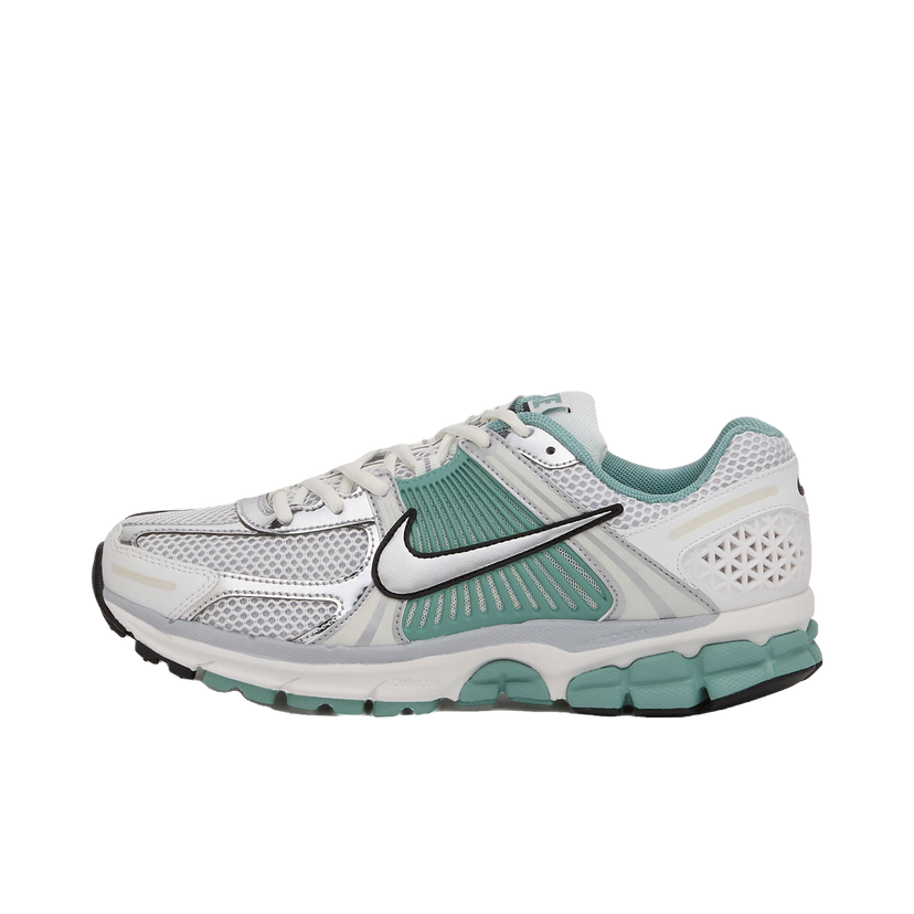 Кецове и обувки Nike Zoom Vomero 5 News UK 3 Бяло | HF1877-101