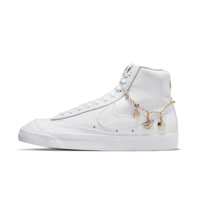 Кецове и обувки Nike Blazer Mid LX "Lucky Charms" Бяло | DM0850-100, 0