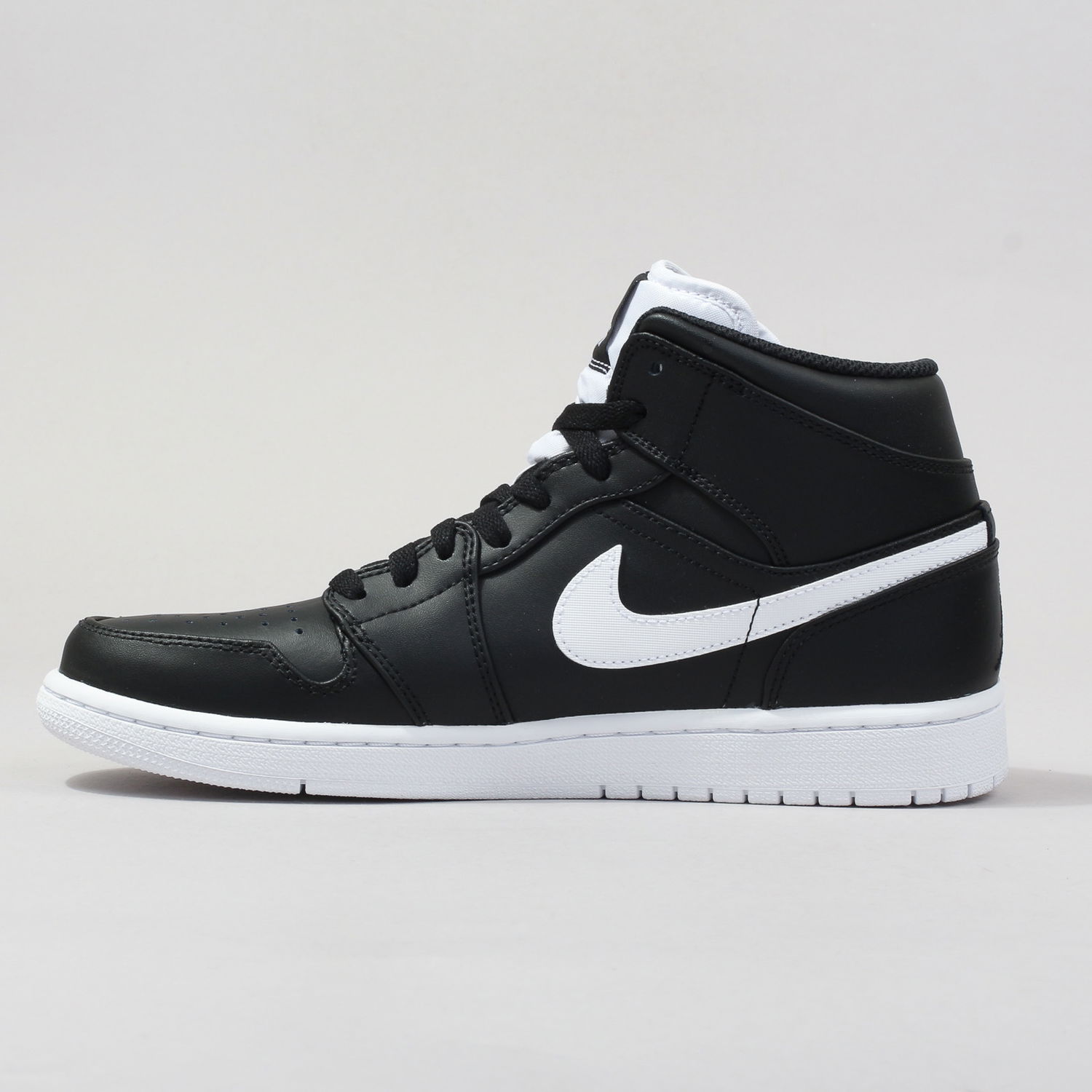 Кецове и обувки Jordan Air Jordan 1 Retro Mid "Black White" Черно | 554724-038, 0