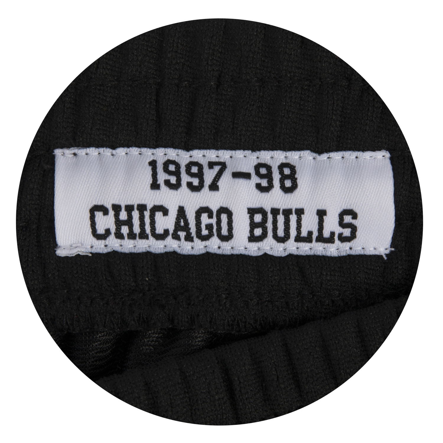 Къси панталони Mitchell & Ness Chicago Bulls NBA Swingman Shorts Черно | SMSHAC18023-CBUBLCK97, 1