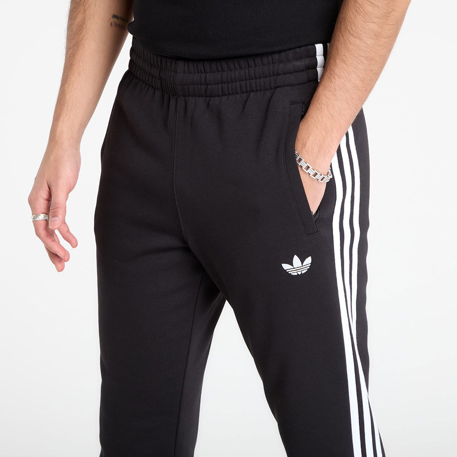 Спортни панталони adidas Performance Classic 3 Stripes Joggers Черно | KE3562, 1