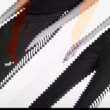 Спортни панталони adidas Performance Classic 3 Stripes Joggers Черно | KE3562, 1