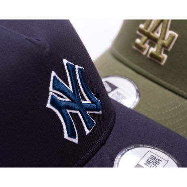 Шапка с козирка New Era New Era MLB Outline 9FORTY Trucker NY Yankees Adjustable Hat Тъмно синьо | 60691070, 6