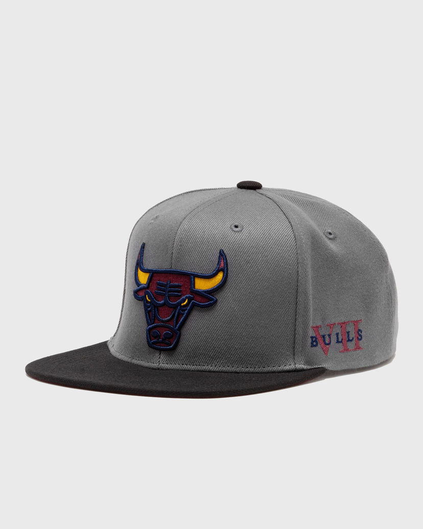 Шапка с козирка Mitchell & Ness NBA CORE VII SNAPBACK CHICAGO BULLS Сиво | HHSS6750-CBUYYPPPGYBK