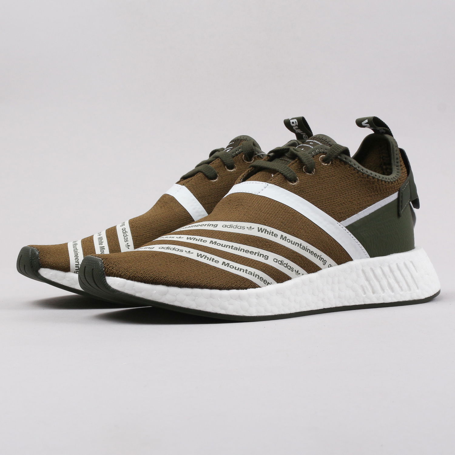 Кецове и обувки adidas Originals White Mountaineering x NMD_R2 Primeknit "Olive" Кафяво | CG3649, 1