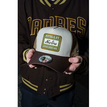 Шапка с козирка New Era New Era Patch Canvas 9FORTY Trucker Cap One Size (56-59 cm) Кафяво | 60603674, 6