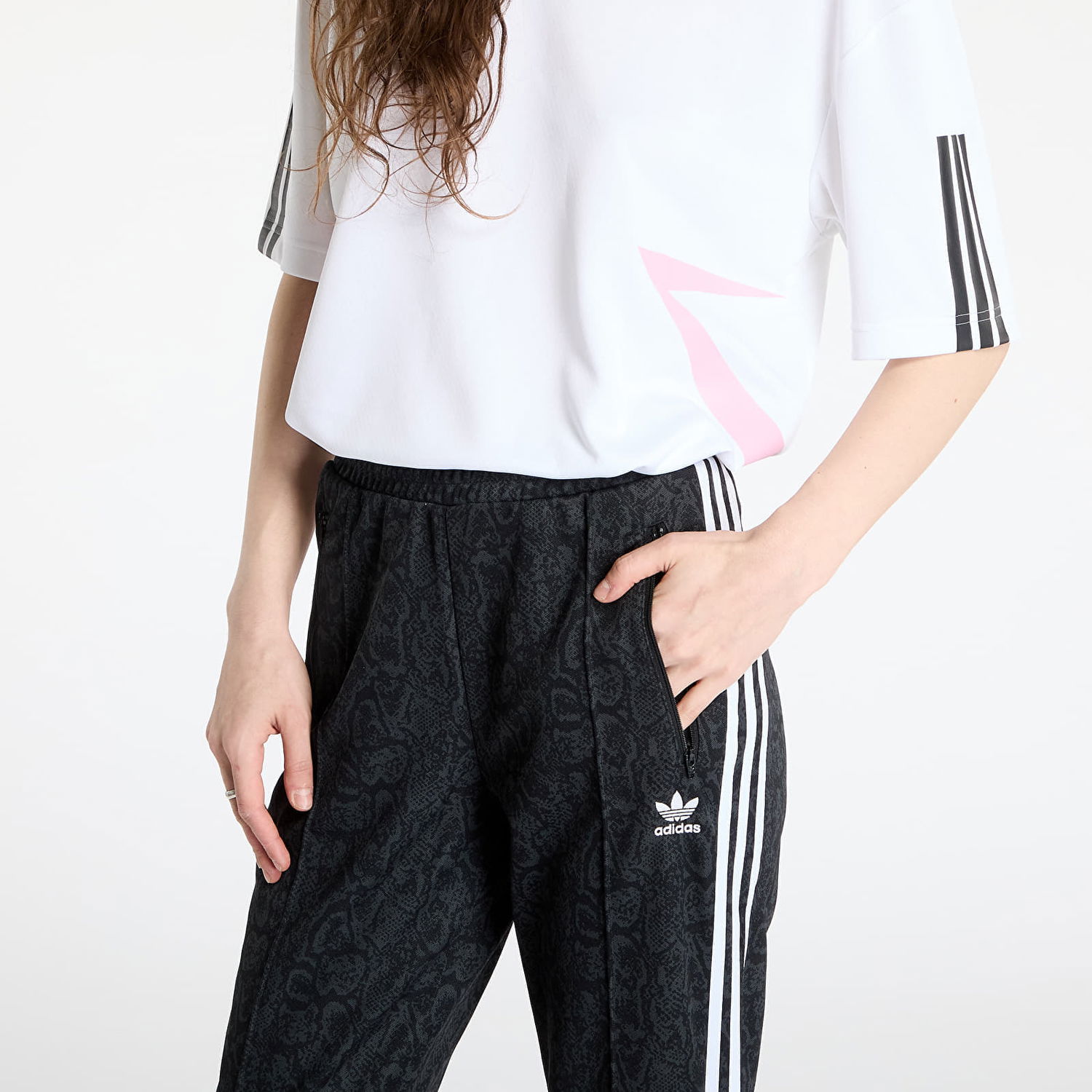 Спортни панталони adidas Originals Firebird Snake Print Track Pants Черно | JI8405, 1