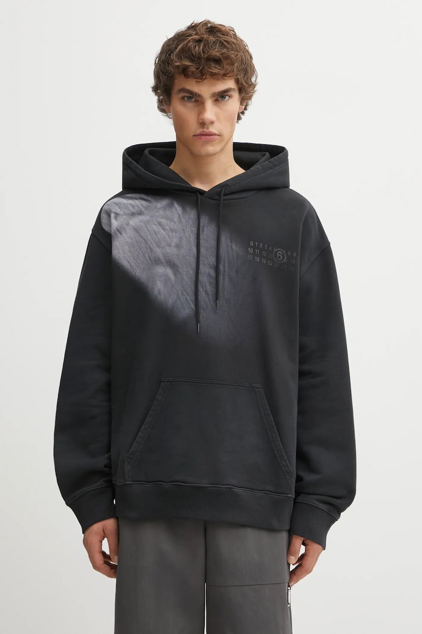 Суитчър Maison Margiela Cotton Hooded Hoodie with Faded Wash and Numerical Logo Print Черно | SH2GU0024.M25024.899