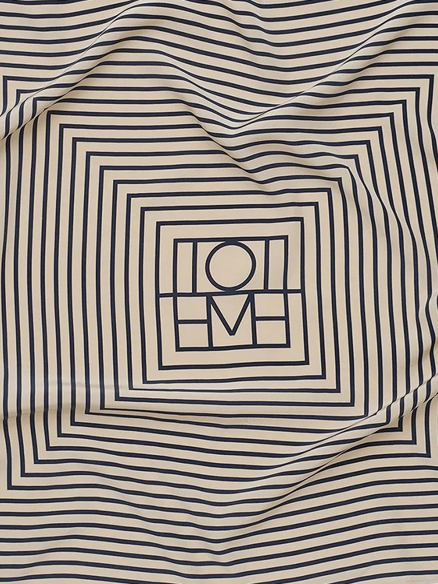 Шал TOTEME Geometric Print Foulard Scarf Бежово | 211852800950, 1