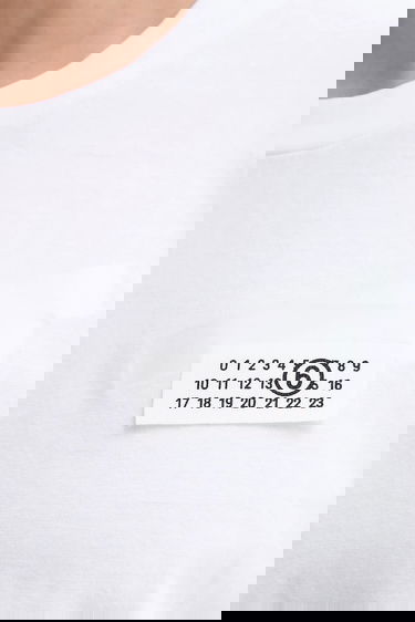 Тениска Maison Margiela MM6 Maison Margiela Short-Sleeve Numerical Logo Patch T-Shirt Бяло | S62GD0210.M20115.100, 4