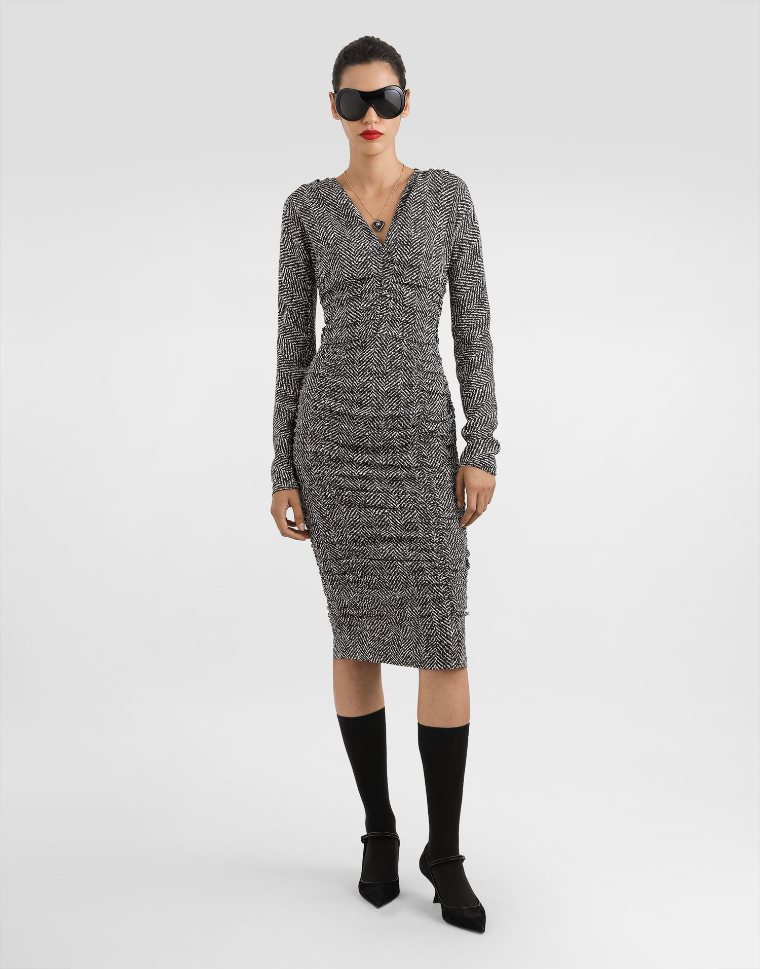 Pокля Dolce & Gabbana Dolce & Gabbana Chevron Print Cady Midi Dress Черно | F6TWETFSA70HH5QS, 1