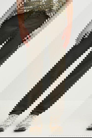 Панталони Carhartt WIP Simple Chinos Зелено | I003367.CYPRESS, 0