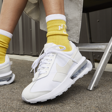 Кецове и обувки Nike Air Max Pre-Day W Бяло | DM0001-100, 1