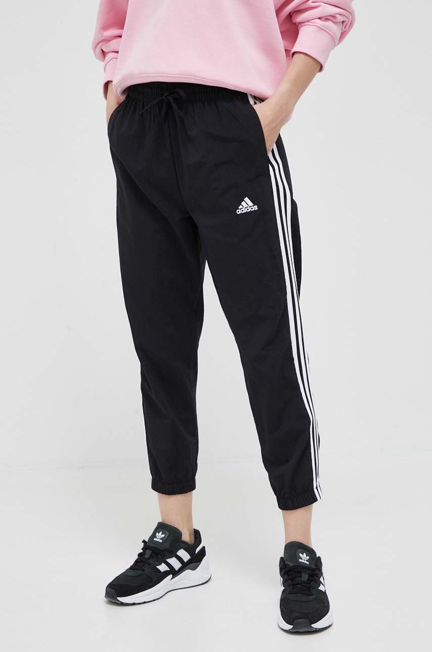 Спортни панталони adidas Originals Essentials 3-Stripes Woven 7/8 Pants Черно | HT3398, 0