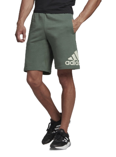 Къси панталони adidas Performance LOUNGEWEAR Must Haves Badge of Sport Shorts Зелено | HL2225