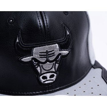 Шапка с козирка Mitchell & Ness Chicago Bulls Day One Snapback Hat Сиво | 6HSSMM19224-CBUBKGY, 4