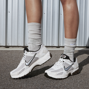 Кецове и обувки Nike Zoom Vomero 5 Сиво | FJ2028-001, 2