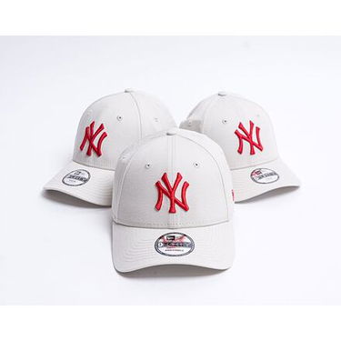 Шапка с козирка New Era 9FORTY MLB League Essential New York Yankees - Stone / Red Бяло | 60240312, 2
