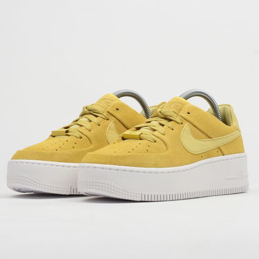 Кецове и обувки Nike Air Force 1 Sage Low ''Celery'' W Жълто | AR5339-300, 1