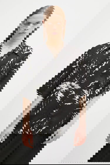 Риза Wales Bonner Wales Bonner Highlife Bowling Relaxed Fit Classic Collar Short Sleeve Abstract Print Shirt Черно | MS25SH08.VI05.9900, 0