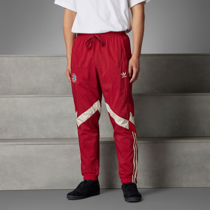 Панталони adidas Originals FC Bayern Originals Pants Червено | IS6512