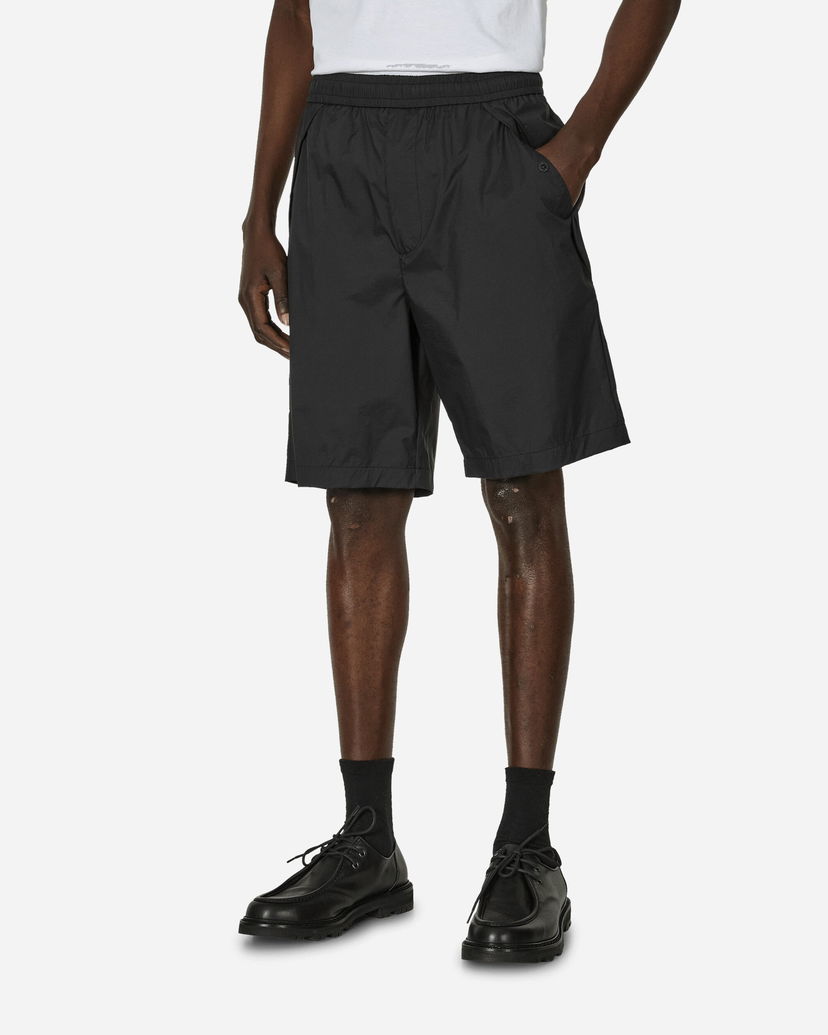 Къси панталони Moncler Nylon Shorts Black Черно | J10912B00010596TM 999