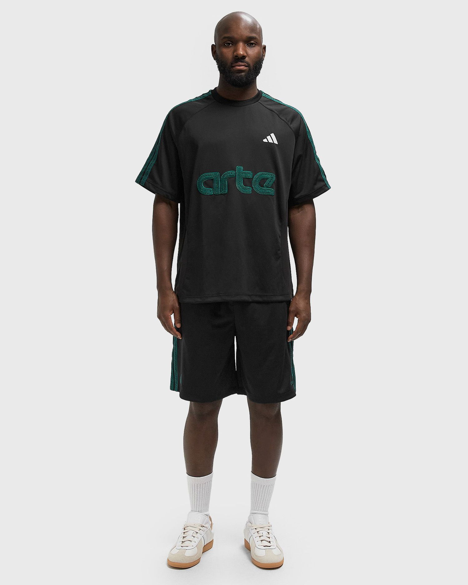 Къси панталони adidas Originals X ARTE Triple Stripe Mesh Shorts Черно | KC9601, 1