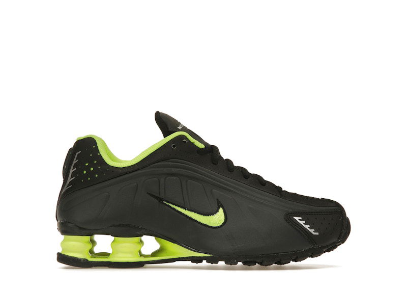 Кецове и обувки Nike Shox R4 Черно | CW2626-002