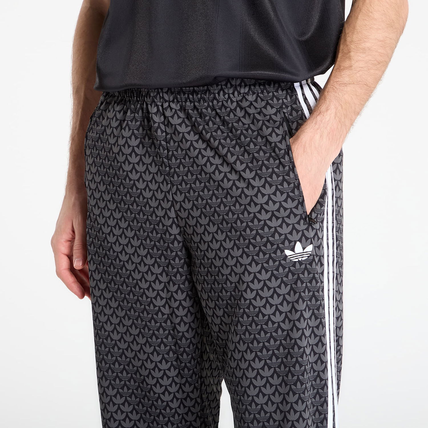 Спортни панталони adidas Performance Firebird Loose Monogram Track Pants Черно | KC9159, 1